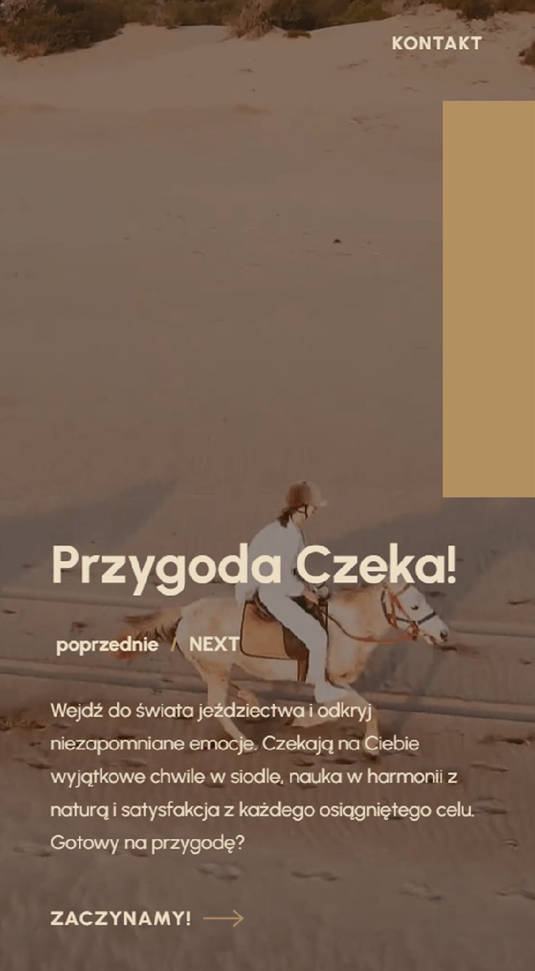 Strona WWW szkoły jeździeckiej na ekranie telefonu